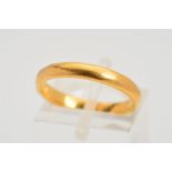 A 22CT GOLD BAND RING, of plain design with 22ct hallmark for Birmingham 1977, ring size N1/2,