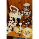A GROUP OF CERAMICS to include a large Spode kettle, a Measham Bargeware kettle with flower motifs