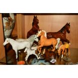 A GROUP OF HORSES, to include Beswick Foal No915 (brown), Foal No946 (Palomino) (slight chip to