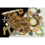 A SELECTION OF MAINLY COSTUME JEWELLERY, to include a curb link charm bracelet with heart padlock