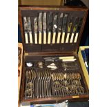AN EARLY 20TH CENTURY OAK CASED MAPPIN & WEBB CANTEEN OF SILVER PLATED CUTLERY, six settings, knives