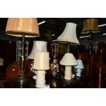 A QUANTITY OF TABLE LAMPS to include a decorative table lamp, ten various other table lamps and