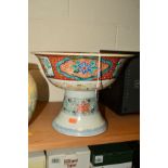 A 17TH CENTURY JAPANESE ARITA PORCELAIN PEDESTAL BOWL, with old stapled repairs, six orange