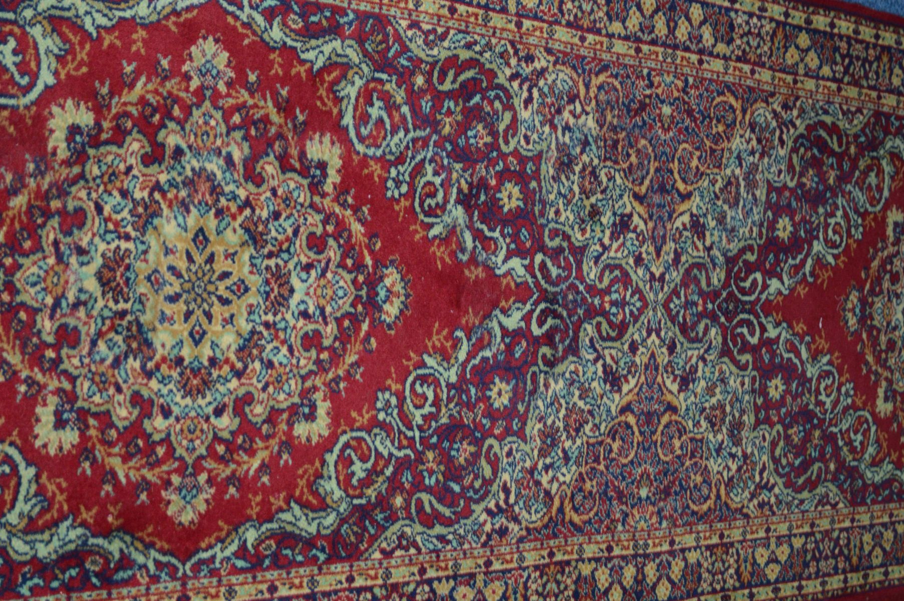 A LATE 20TH CENTURY BALUCH STYLE RED, BLUE GROUND CARPET SQUARE, 293cm x 198cm together with a - Image 5 of 6