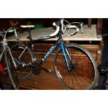 A TREK ALPHA 100 SERIES BLACK AND BLUE GENTS ROAD BICYCLE (sd)