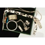 A SELECTION OF JEWELLERY, to include a silver panel bracelet inlaid with onyx and mother of pearl, a