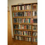 AN OAK VENEERED STANDING BOOKCASE, with five adjustable shelves, 101x35x200cm high (s.d) (content