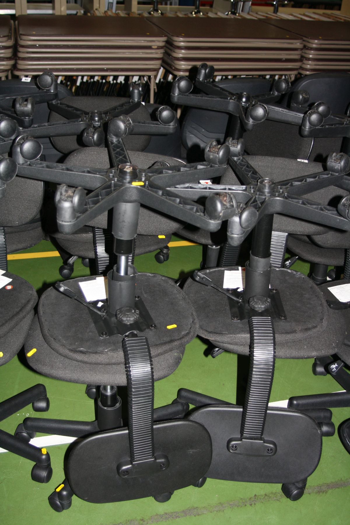 EIGHT BLACK OFFICE CHAIRS, with five castors (s.d)