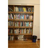 AN OAK VENEERED STANDING BOOKCASE, with four adjustable shelves, 101x35x200cm high (s.d) (content