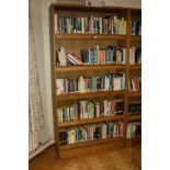 AN OAK VENEERED STANDING BOOKCASE, with four adjustable shelves, 101x35x200cm high (s.d) (content