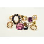 A SELECTION OF JEWELLERY, to include a 9ct gold cluster ring, the central oval gem missing, with a