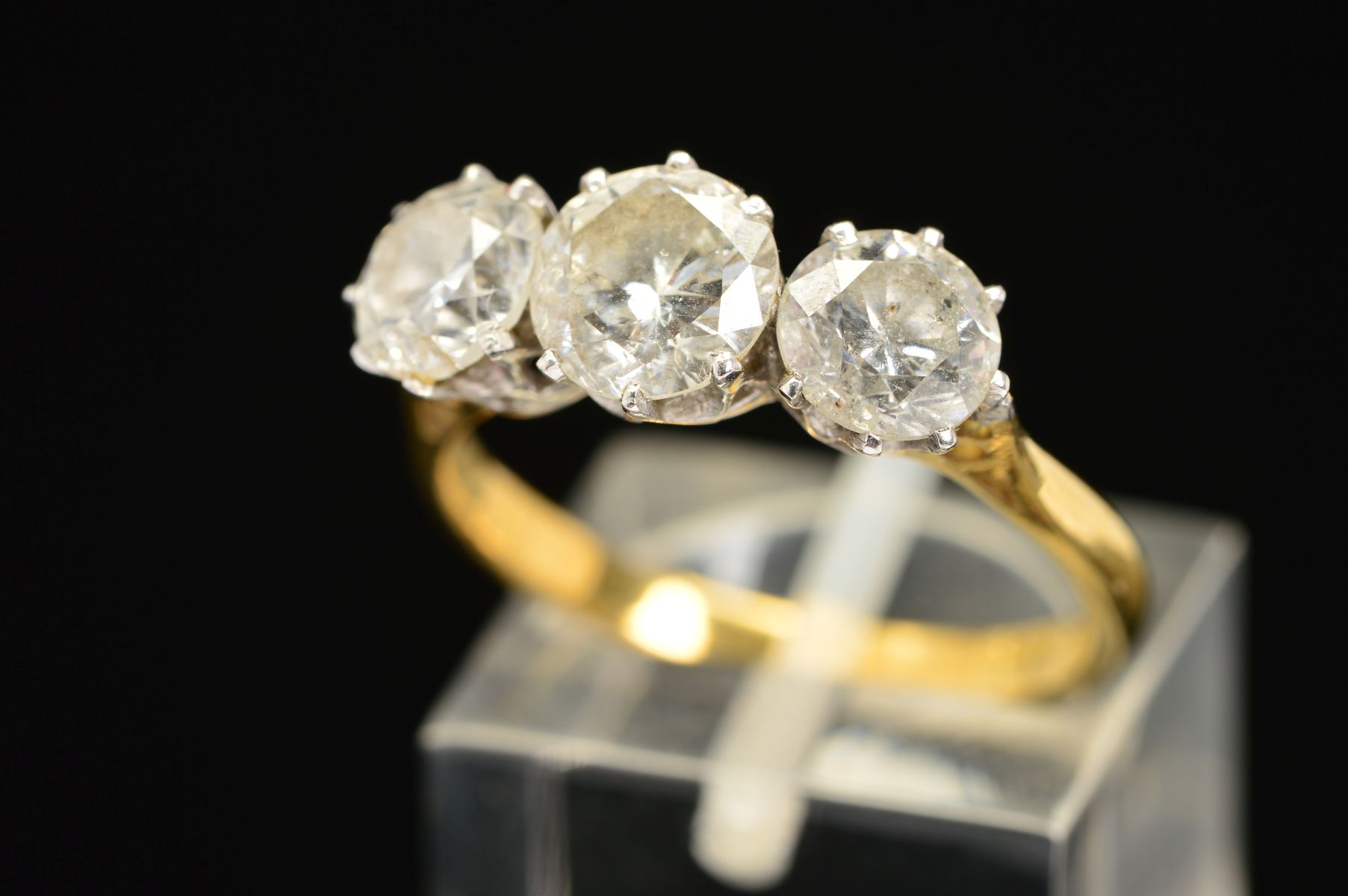 A MODERN 18CT GOLD THREE STONE DIAMOND RING, estimated modern round brilliant cut total diamond - Image 2 of 5