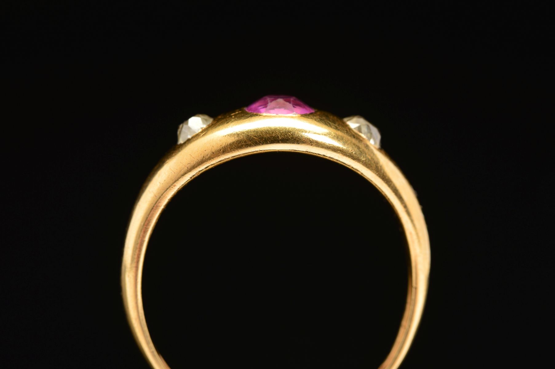 A VICTORIAN GOLD, RUBY AND DIAMOND THREE STONE RING, an oval mixed cut ruby measuring - Image 4 of 5