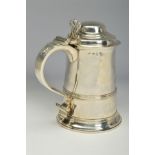 A GEORGE III SILVER COVERED TANKARD BY WILLIAM CRIPPS, the domed cover with pierced thumbpiece,
