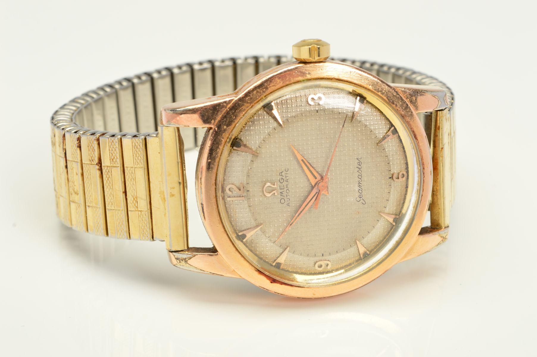 A GOLD PLATED OMEGA SEAMASTER AUTOMATIC WRISTWATCH, textured dial with gold coloured dauphine - Image 2 of 4