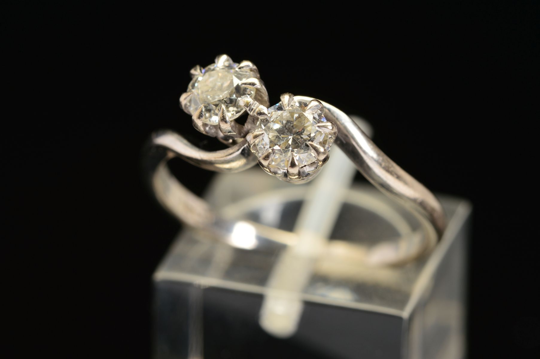 A MID 20TH CENTURY TWO STONE DIAMOND CROSS OVER RING, two brilliant cut diamonds each measuring - Image 2 of 5