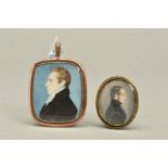 AN EARLY 19TH CENTURY ENGLISH SCHOOL PORTRAIT MINIATURE OF A GENTLEMAN, in side profile, on ivory,