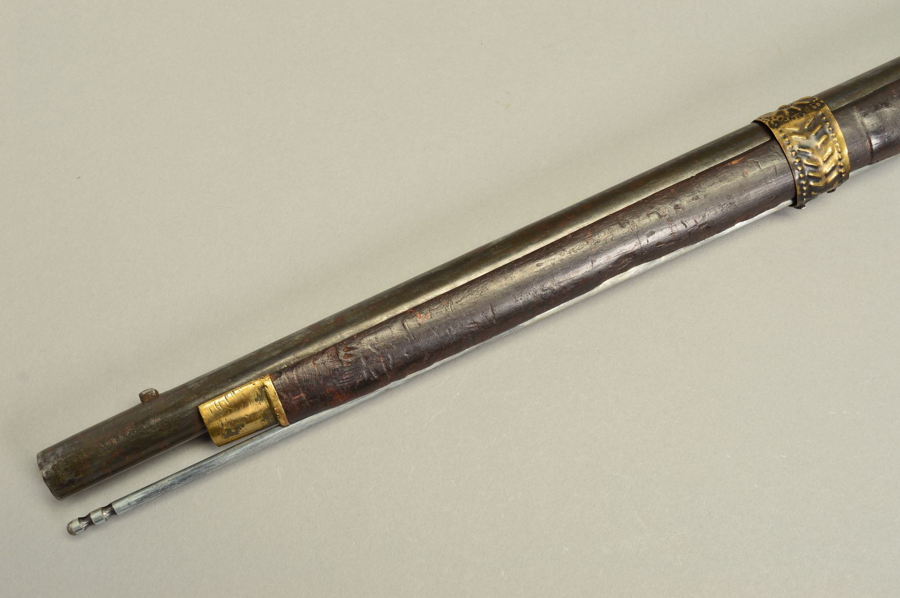 A 15 BORE 2 BAND PERCUSSION SINGLE BARREL MILITARY PATTERN MUSKET, the lock lacks the normal arsenal - Image 2 of 6
