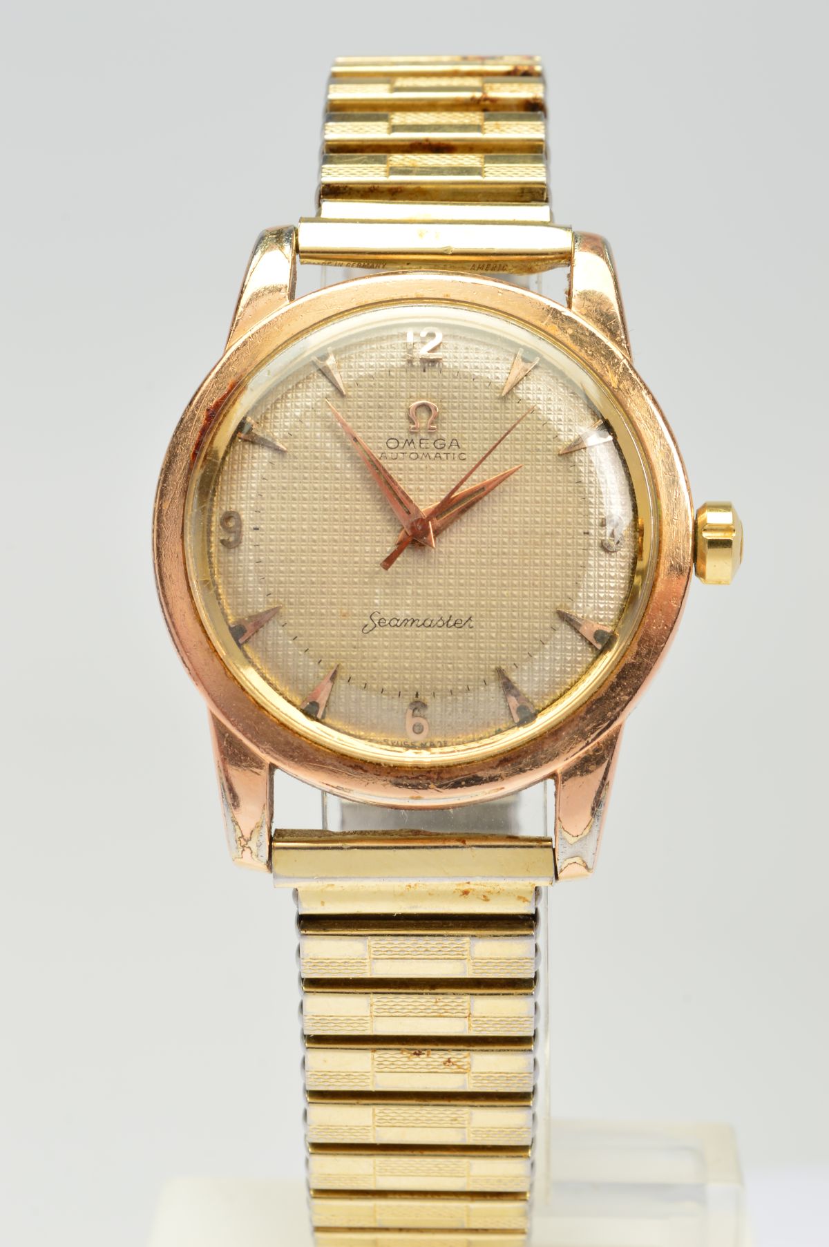 A GOLD PLATED OMEGA SEAMASTER AUTOMATIC WRISTWATCH, textured dial with gold coloured dauphine