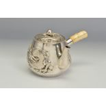 A LATE 19TH/EARLY 20TH CENTURY JAPANESE SILVER TEAPOT, of squat baluster form, the pull off cover