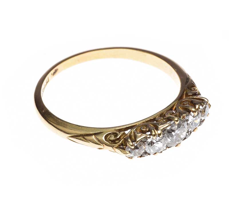 EDWARDIAN 18CT GOLD DIAMOND FIVE STONE RING - Image 2 of 3