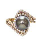 18CT GOLD TAHITIAN PEARL AND DIAMOND RING