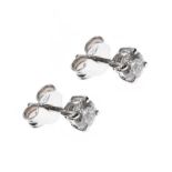 18CT WHITE GOLD DIAMOND STUD EARRINGS