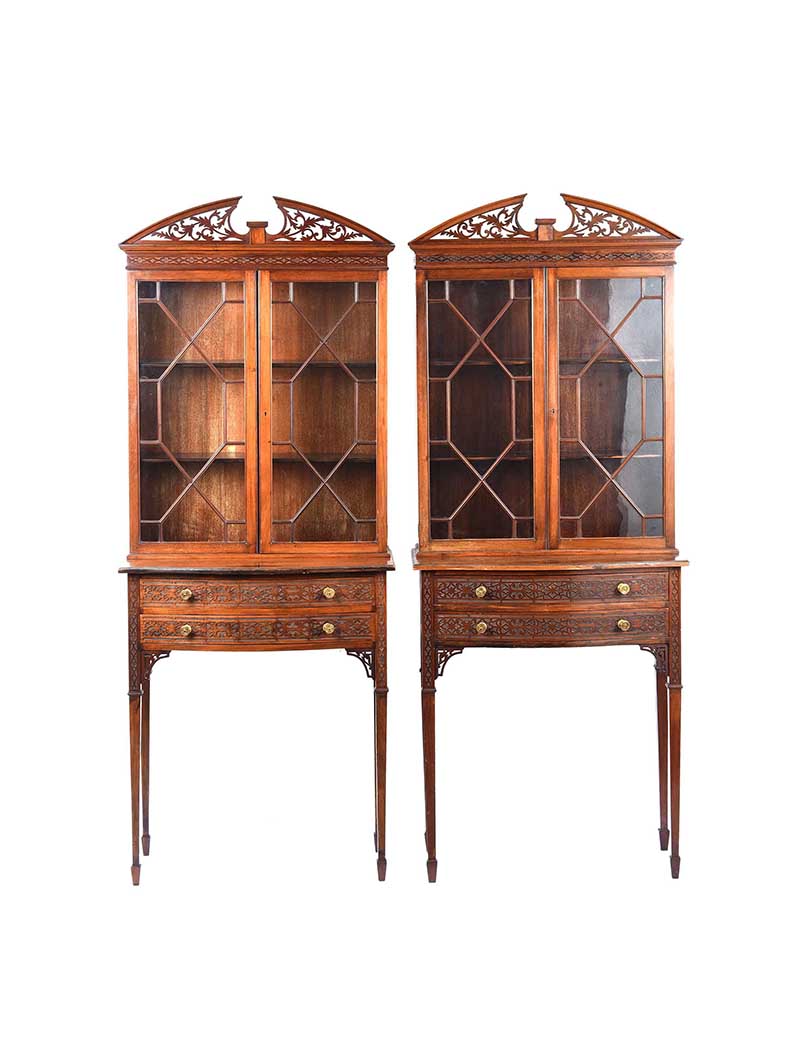 PAIR OF MAHOGANY CHIPPENDALE STYLE DISPLAY CABINETS - Image 9 of 9