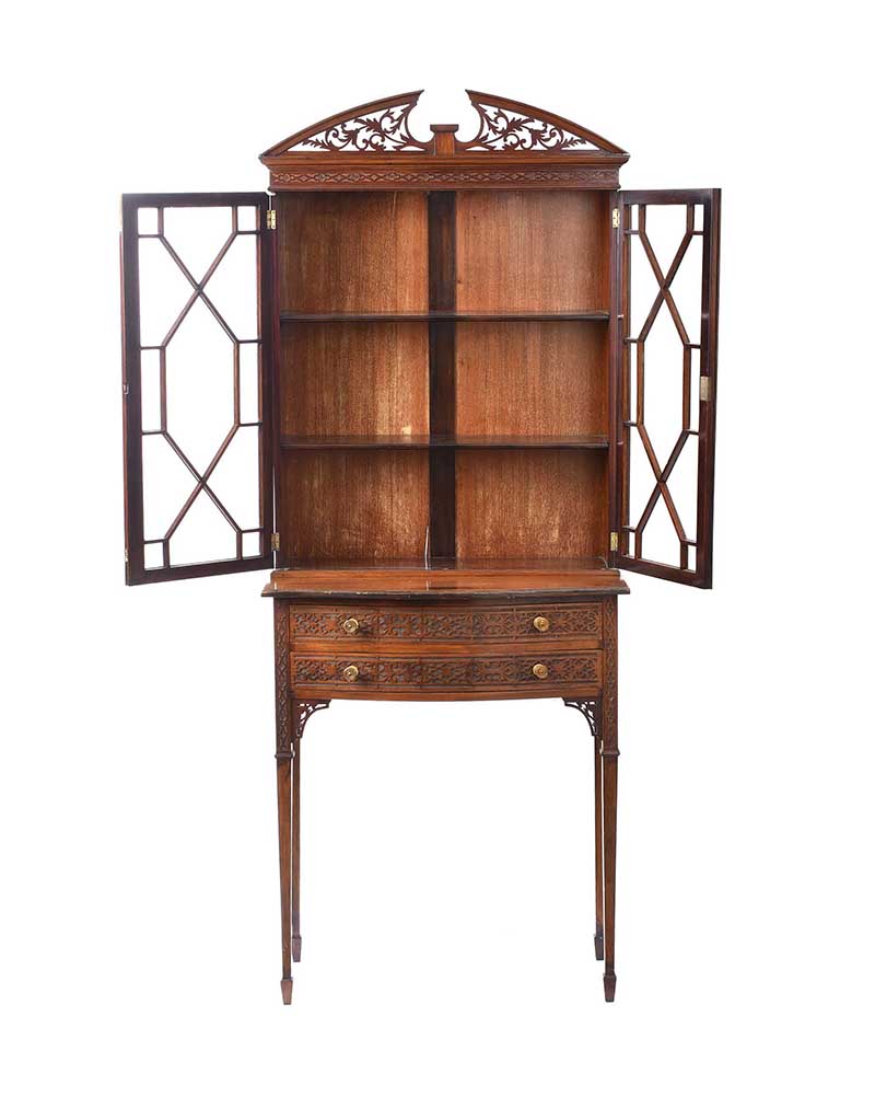 PAIR OF MAHOGANY CHIPPENDALE STYLE DISPLAY CABINETS - Image 8 of 9