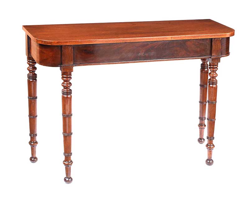 GEORGIAN MAHOGANY SIDE TABLE