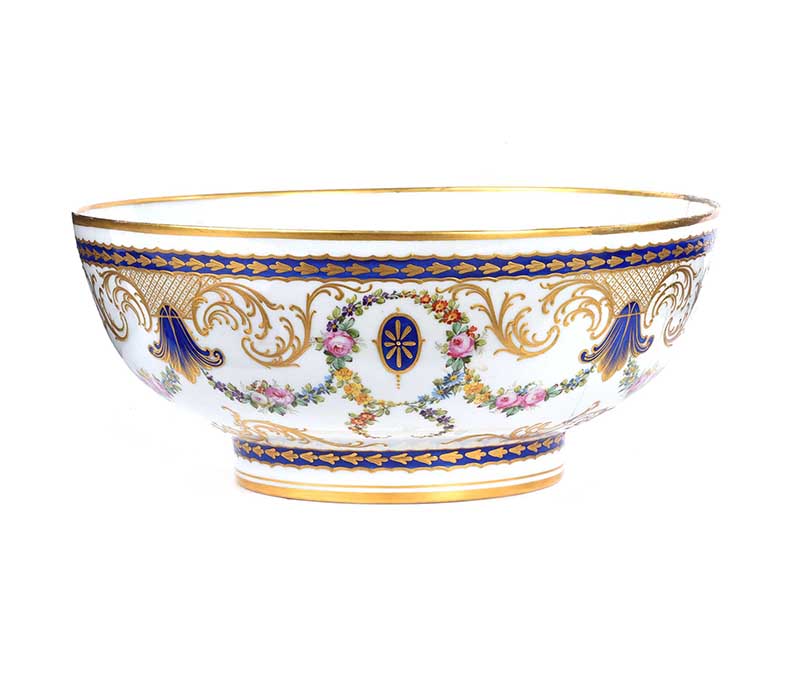 SERVES PORCELAIN BOWL