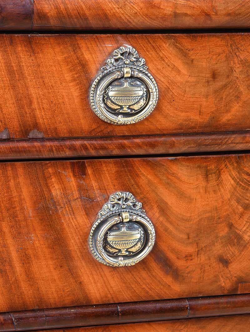 VICTORIAN MAHOGANY BOW FRONT CHEST OF DRAWERS - Image 2 of 7