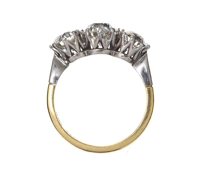 18CT GOLD AND PLATINUM THREE STONE DIAMOND RING - Image 3 of 3