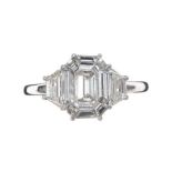 18CT WHITE GOLD DIAMOND RING