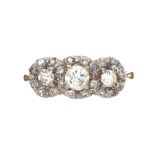 18CT GOLD DIAMOND TRIPLE CLUSTER RING