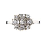 18CT WHITE GOLD DIAMOND CLUSTER RING