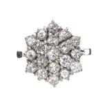 18CT WHITE GOLD DIAMOND CLUSTER RING