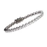 18CT WHITE GOLD DIAMOND TENNIS BRACELET