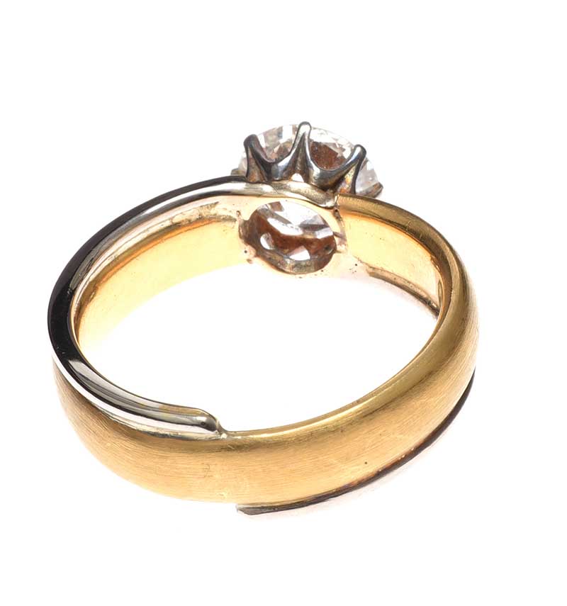 18CT GOLD DIAMOND SOLITAIRE RING - Image 4 of 4