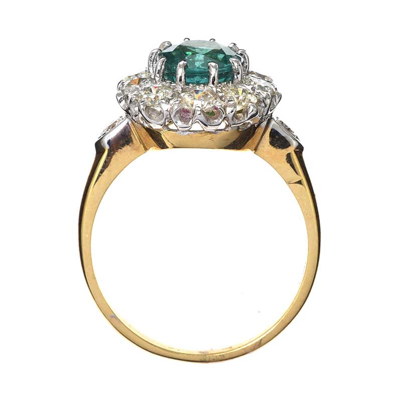 18CT GOLD EMERALD AND DIAMOND RING - Image 3 of 3