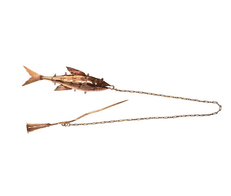 18CT GOLD STICK PIN AND MOVABLE FISH