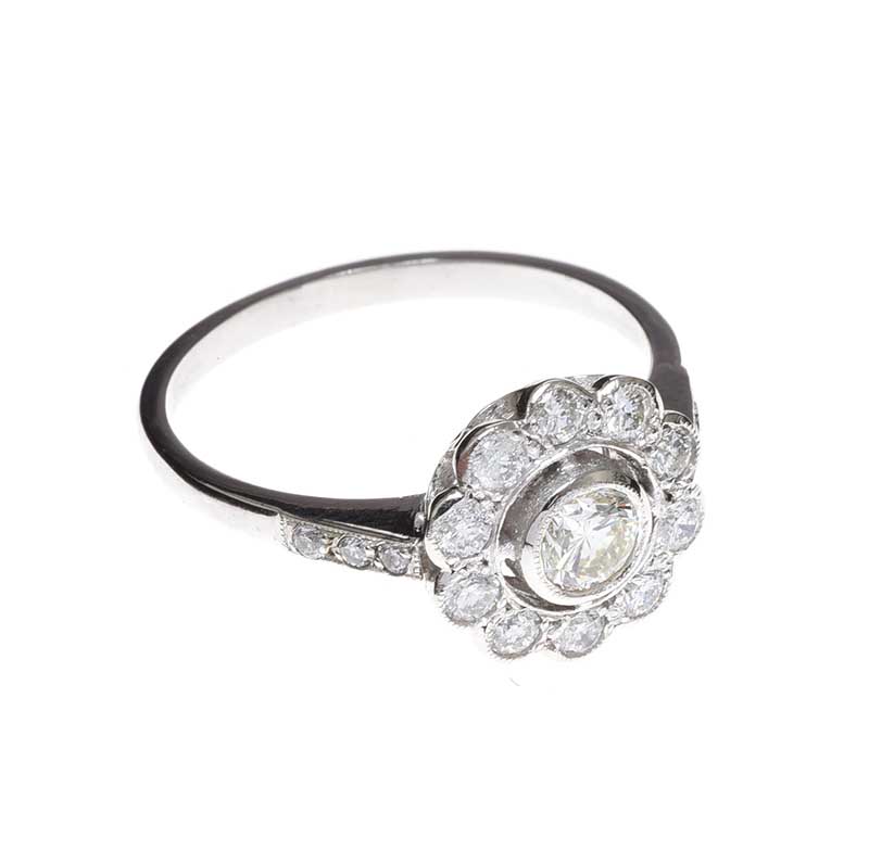 PLATINUM DIAMOND DAISY CLUSTER RING - Image 2 of 3