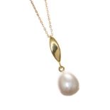 9CT GOLD PEARL PENDANT AND CHAIN