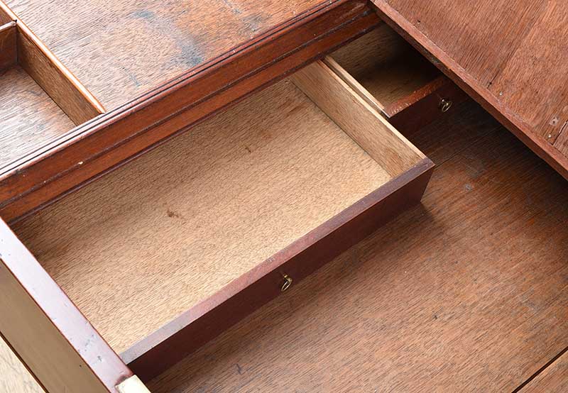 GEORGIAN MAHOGANY BACHELOR'S CHEST OF DRAWERS - Image 6 of 10