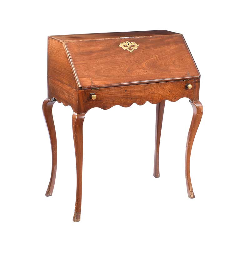 GEORGIAN MAHOGANY BUREAU