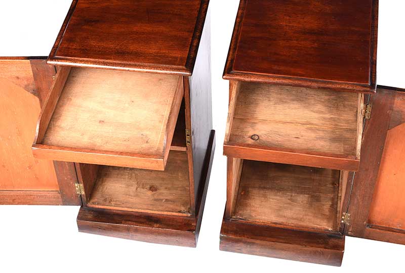 PAIR OF VICTORIAN MAHOGANY BEDSIDE PEDESTALS - Image 5 of 5