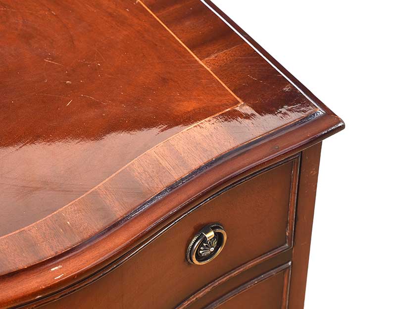 MAHOGANY SERPENTINE FRONT MINIATURE CHEST OF DRAWERS - Image 2 of 6