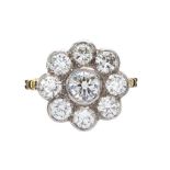 18CT GOLD DIAMOND DAISY CLUSTER RING