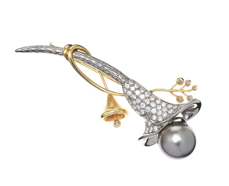 18CT GOLD TAHITIAN PEARL AND DIAMOND BROOCH