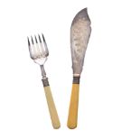 TWO BONE HANDLED FISH KNIVES & FORK SERVERS